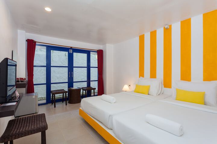 Room 15 of 34