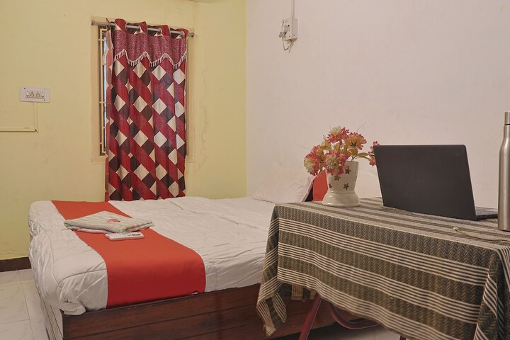 Room 7 of 33