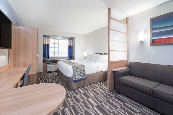 1 King Bed Accessible (11 of 15)