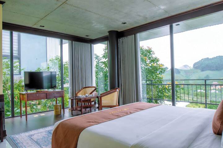 Room 27 of 190