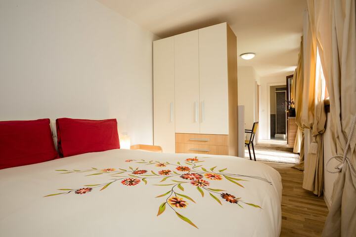 Room 3 of 26