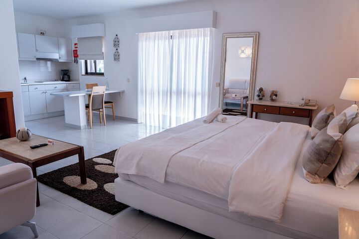 Room 6 of 36