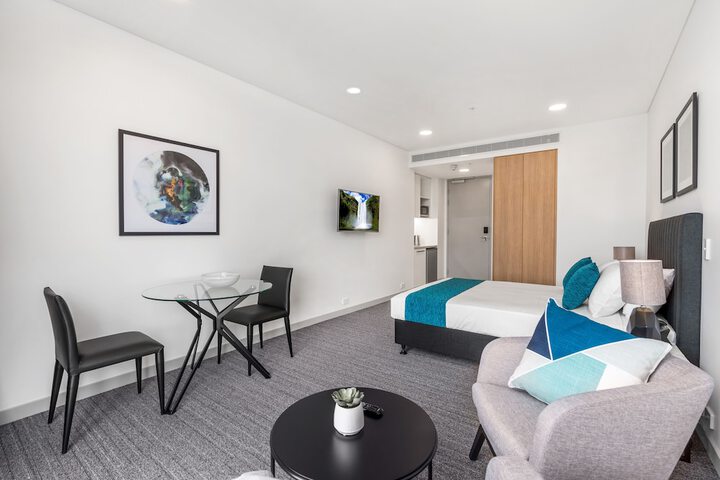 Room 9 of 71