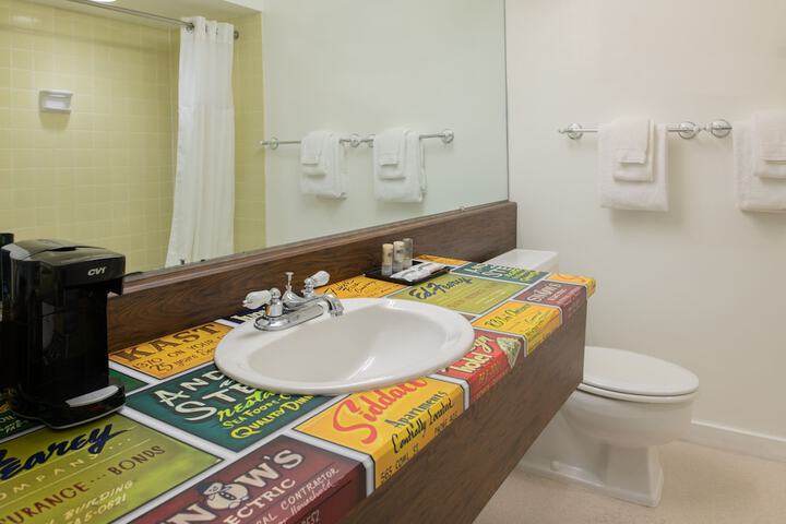 Bathroom sink