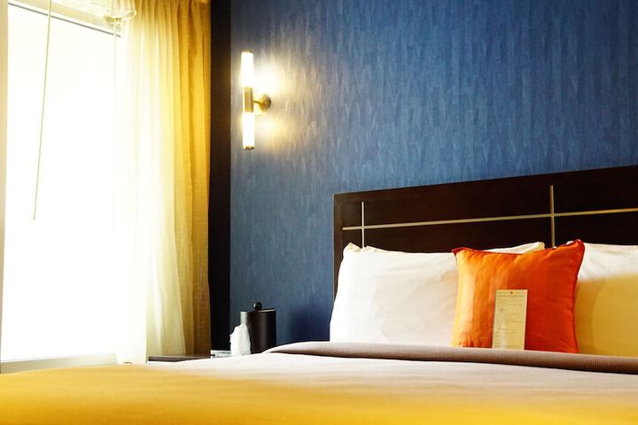 1 King Bed City View (4 of 14)