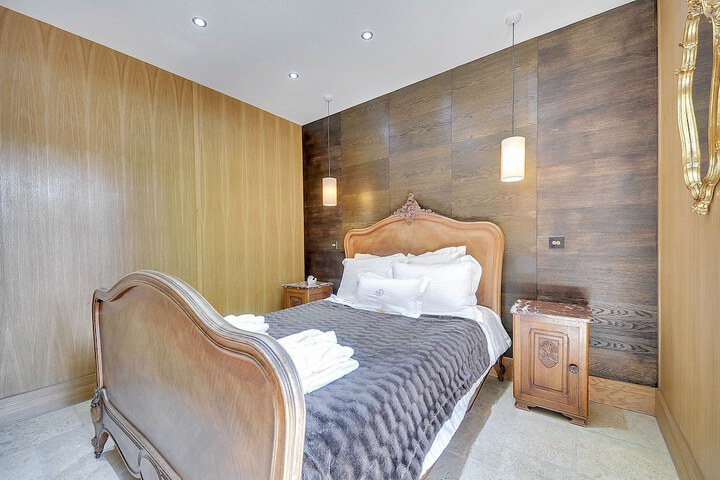 Room 10 of 55