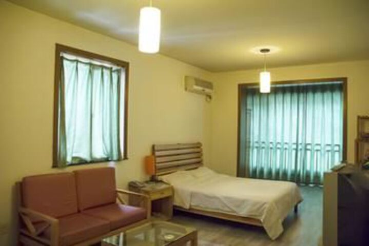 Room 6 of 40