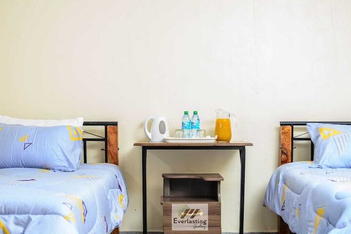 Room 9 of 25