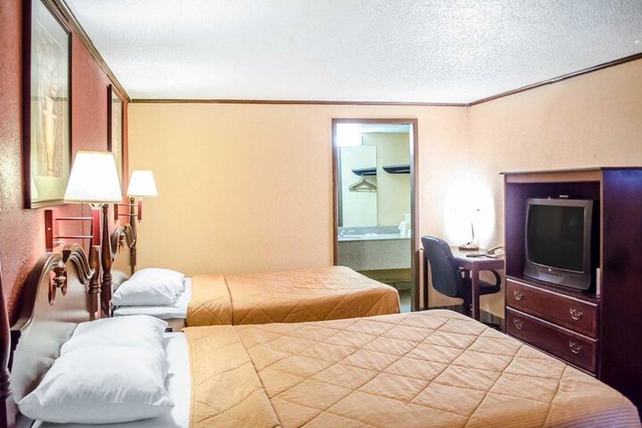 2 Double Beds Accessible Room (18 of 18)