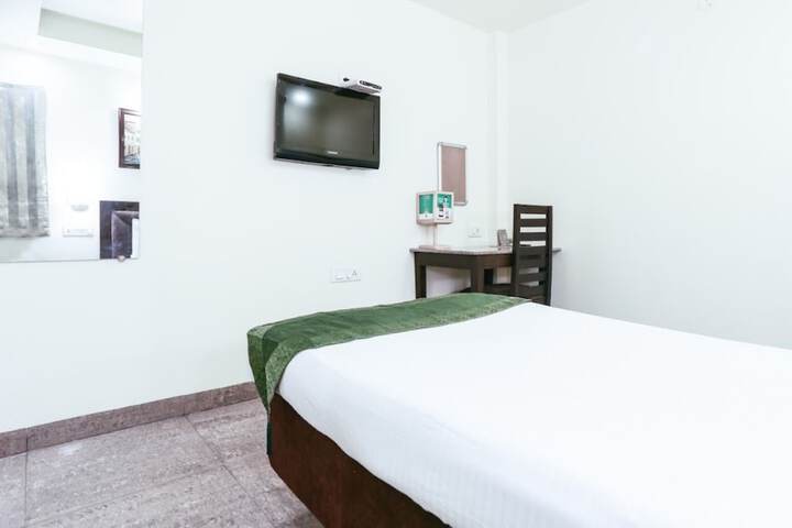 Room 8 of 22