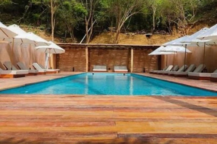 Pool 27 of 40