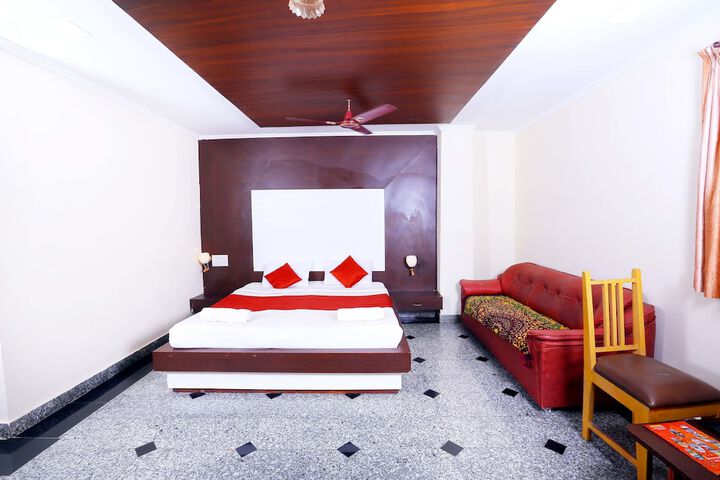 Room 13 of 23