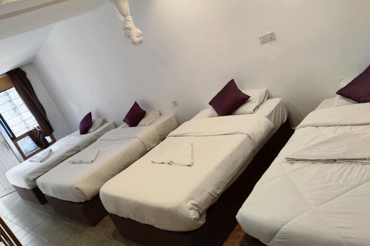 Room 8 of 52