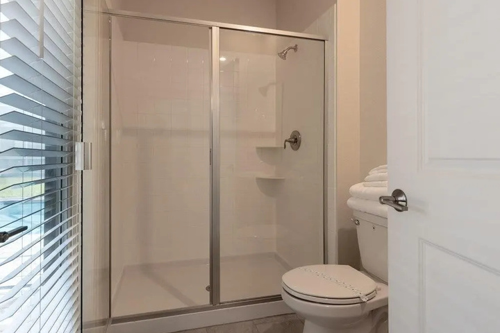 Room 8 of 27