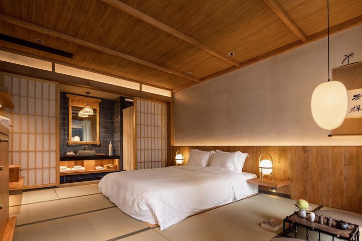 Room 47 of 172