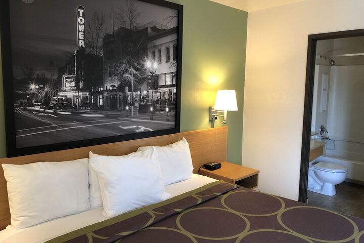 Room 18 of 42