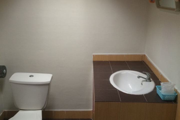 Room 21 of 42