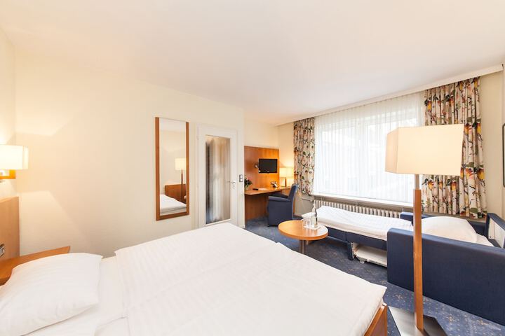 Room 6 of 35