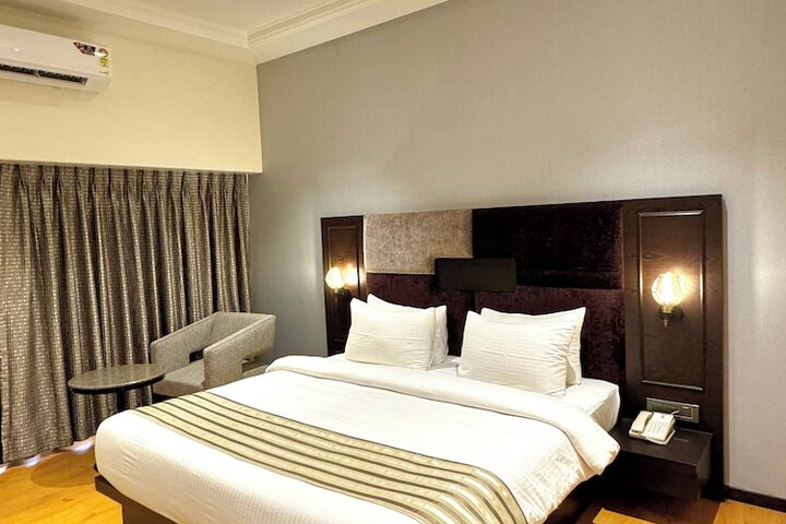 Room 25 of 52