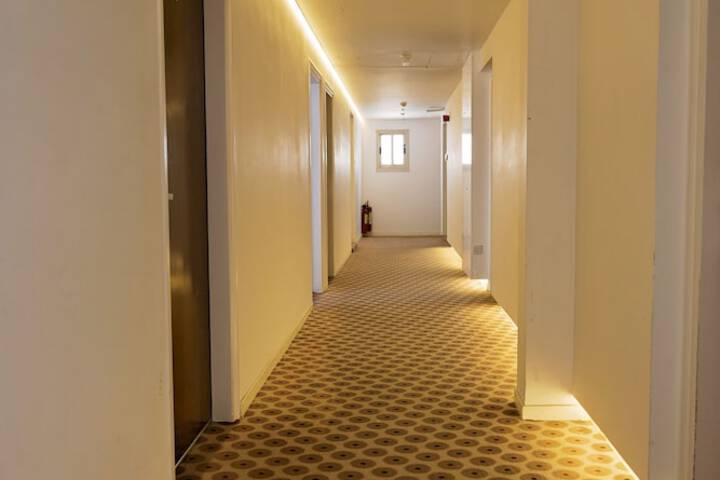 Ballroom/Hall 35 of 37