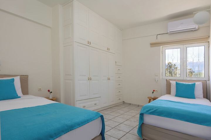 Room 6 of 59