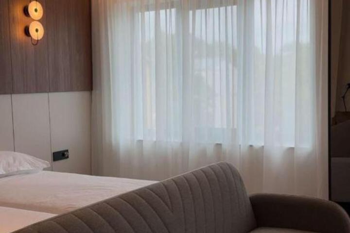 Hotel Savior