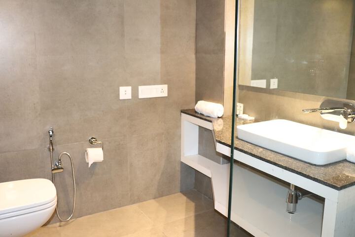 Room 42 of 54