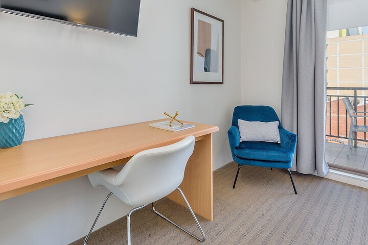 Room 13 of 120