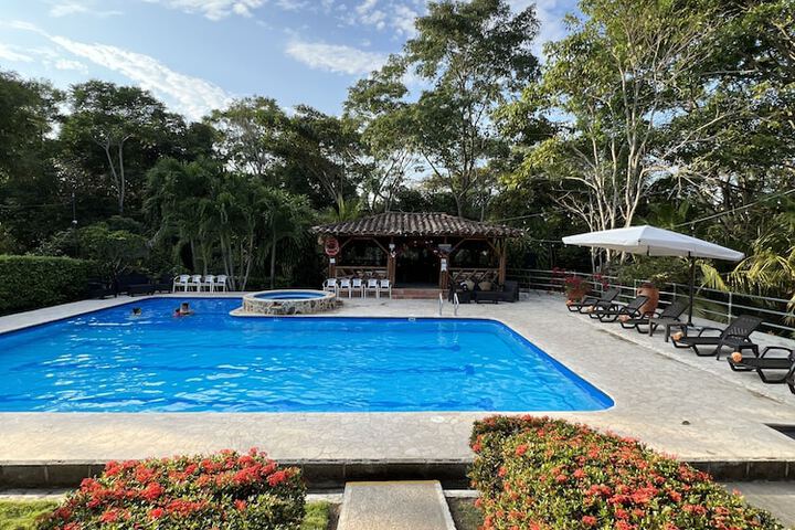 Pool 26 of 40
