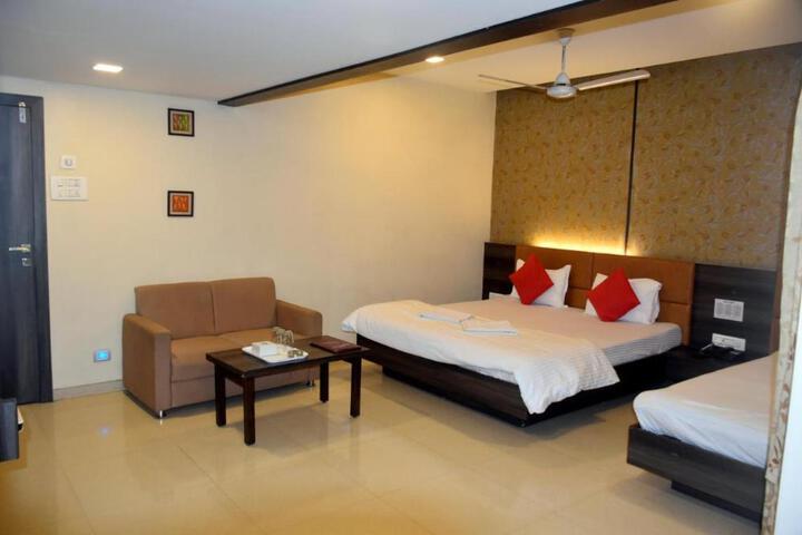 HOTEL SHARADA INTERNATIONAL