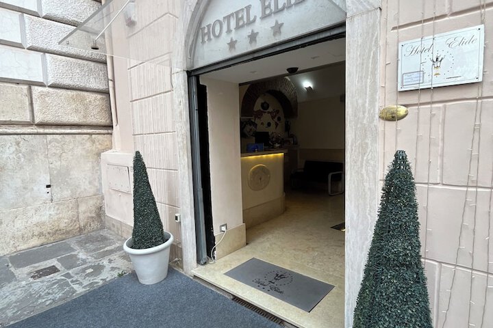 Hotel 42 of 42
