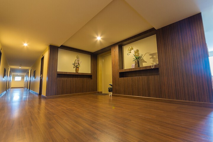 Ballroom/Hall 35 of 43