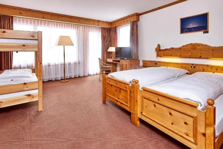 Room 3 of 21