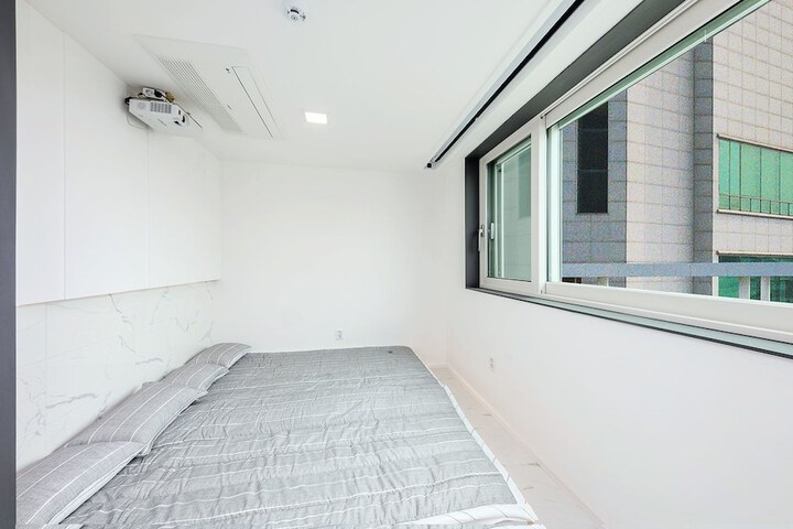 Room 10 of 54