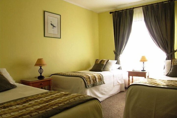 Room 8 of 33