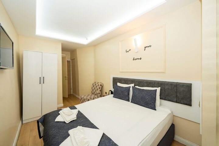 Room 49 of 60