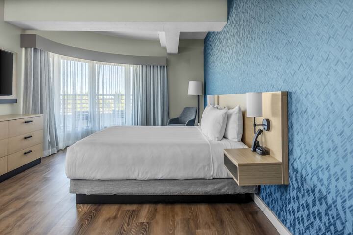 Room 14 of 18