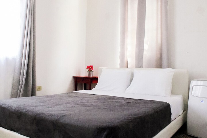 Room 6 of 24