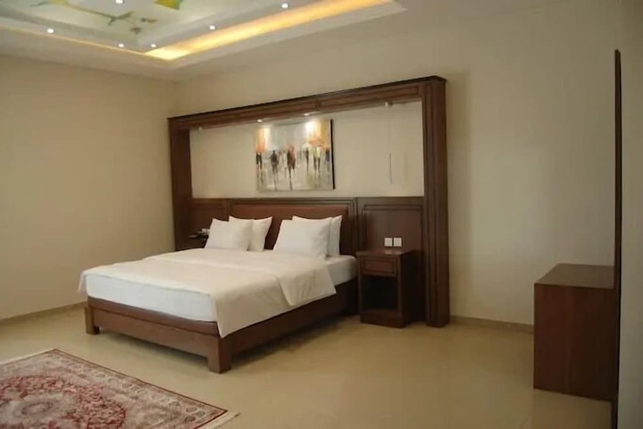 Room 7 of 61