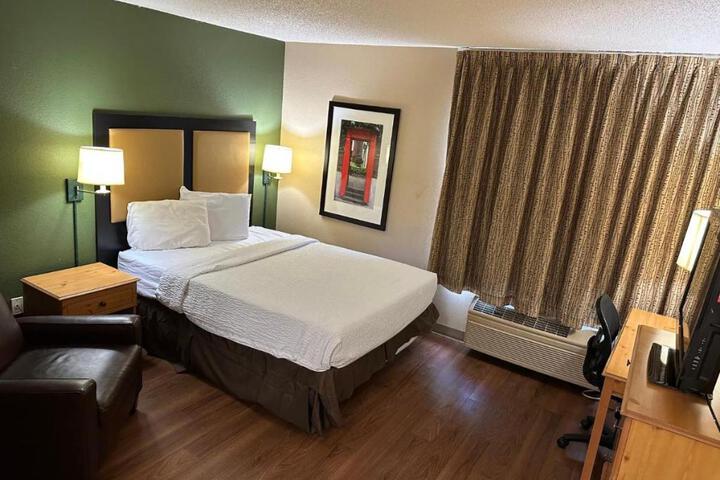 1 King Bed Suite (1 of 11)