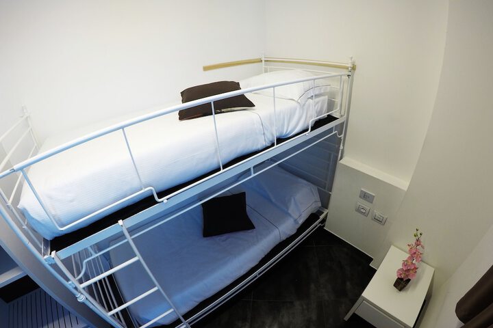 Room 14 of 40