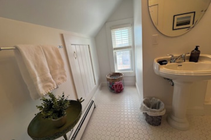 Room 196 of 297