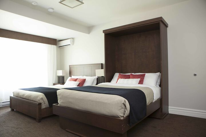 Room 27 of 61
