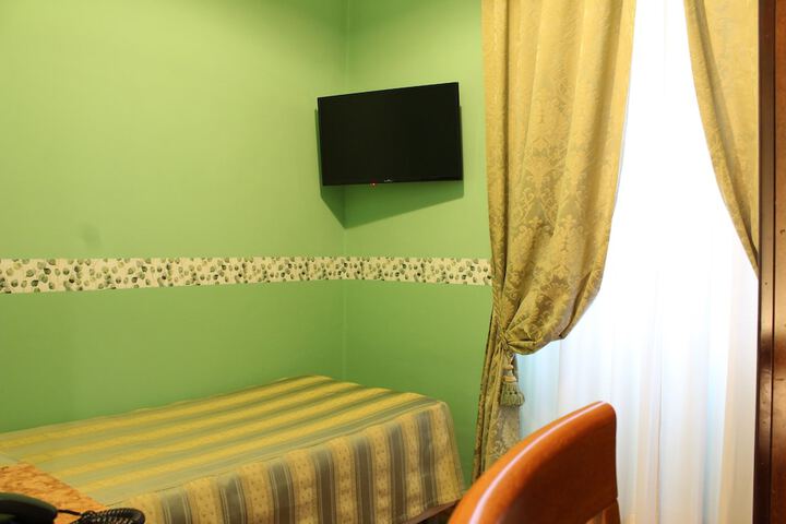 Room 22 of 53