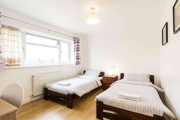 Room 17 of 27