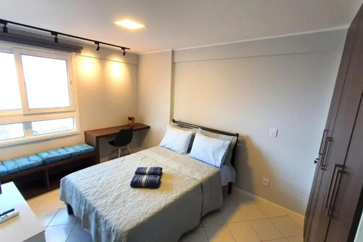 Room 6 of 17
