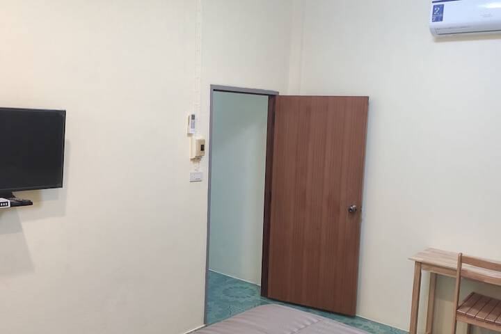 Room 2 of 20