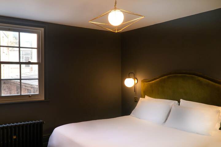 Room 10 of 106