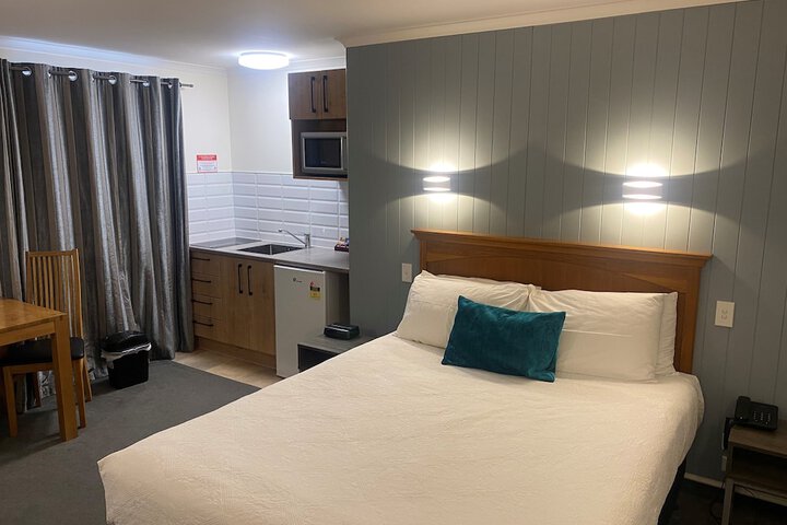 Room 10 of 38