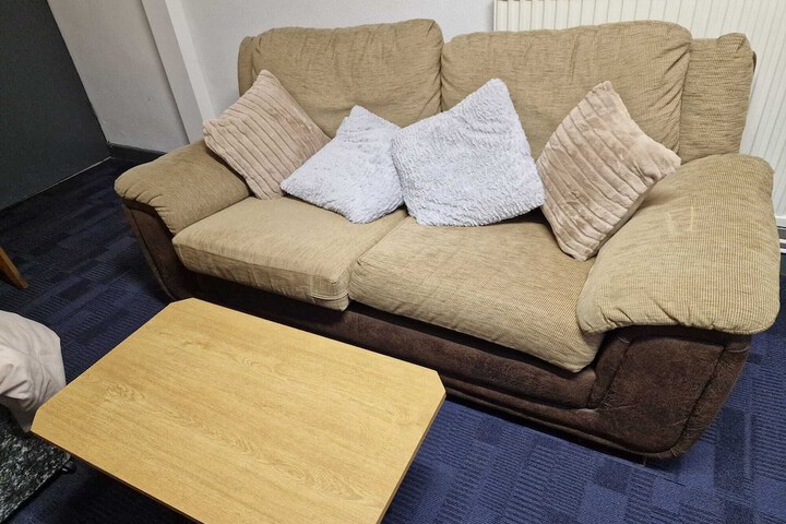 Room 12 of 23
